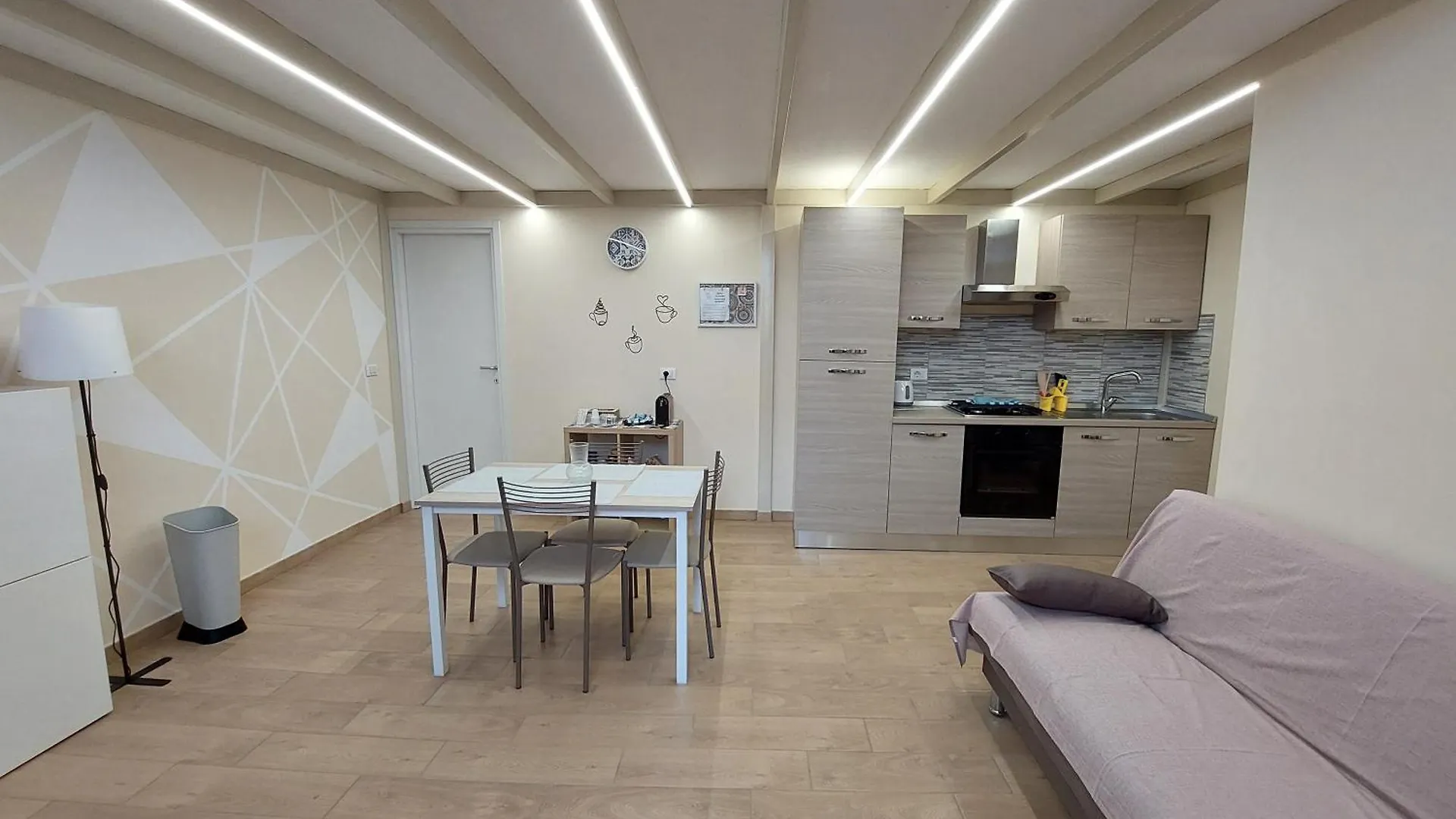 Casa Vacanze Mezzanine 3 Катания 0*,  Италия